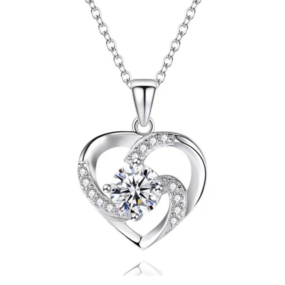 *GRANETTA* Silver x Rhinestone Heart Pendant Fashion Necklace